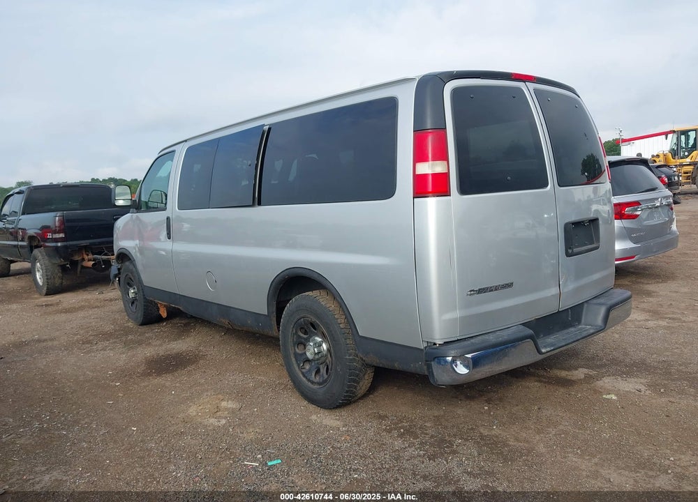 2011 CHEVROLET EXPRESS 1500 VIN: 1GNSHCF41B1109844