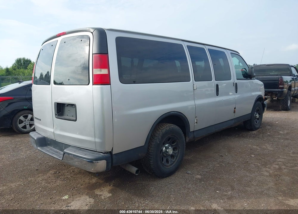 2011 CHEVROLET EXPRESS 1500 VIN: 1GNSHCF41B1109844