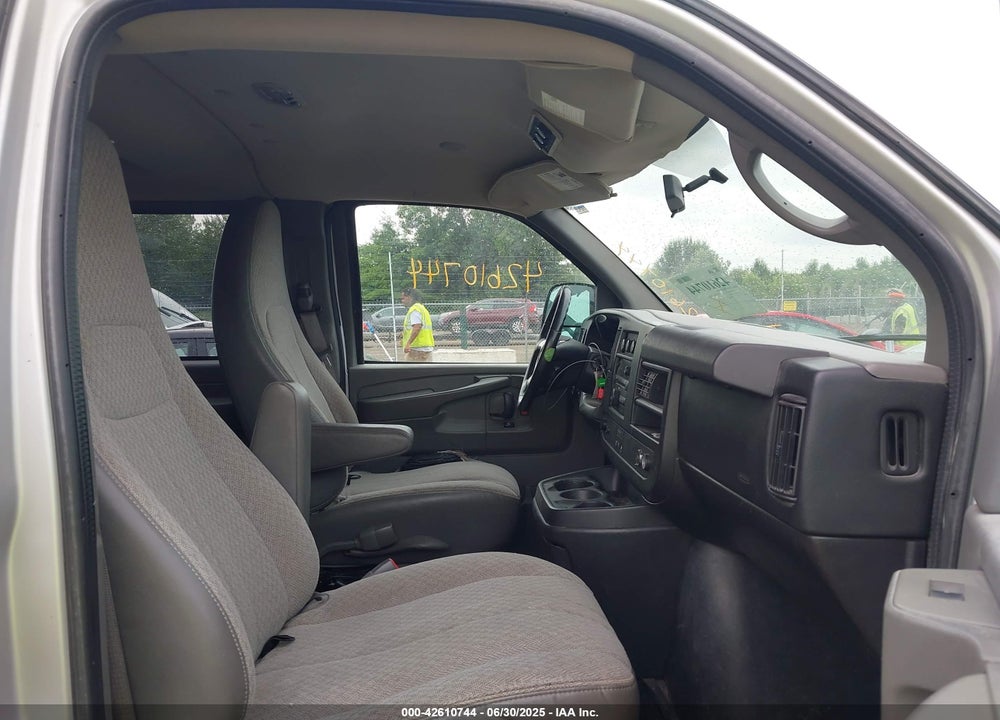 2011 CHEVROLET EXPRESS 1500 VIN: 1GNSHCF41B1109844