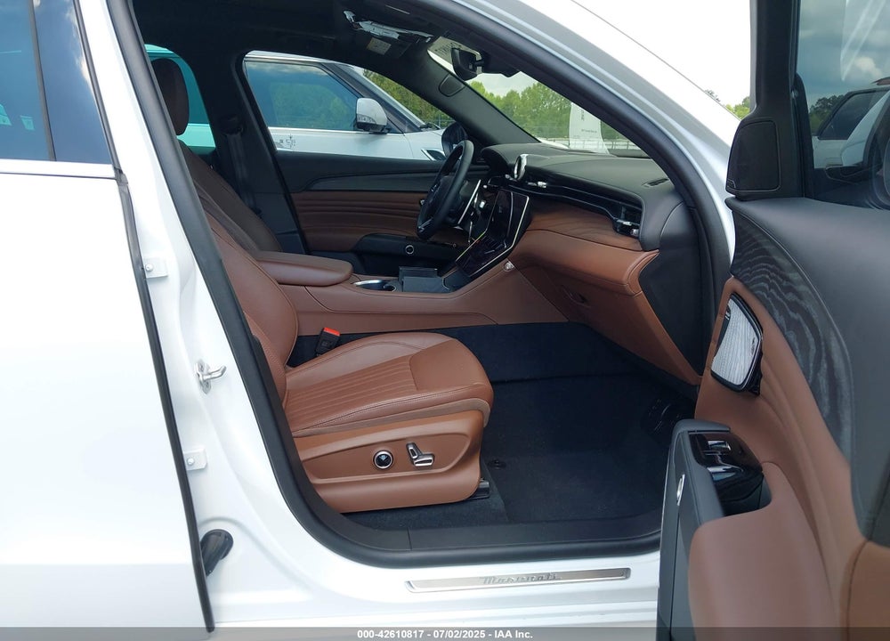 2023 MASERATI GRECALE VIN: ZN682AVA9P7438858
