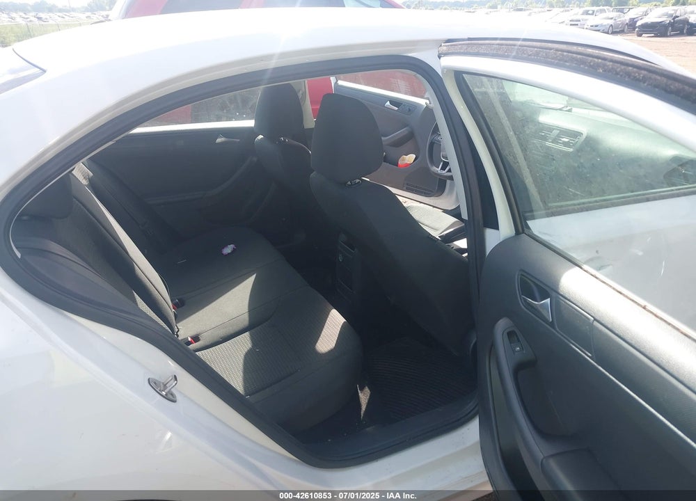 2015 VOLKSWAGEN JETTA VIN: 3VW2K7AJ4FM327068