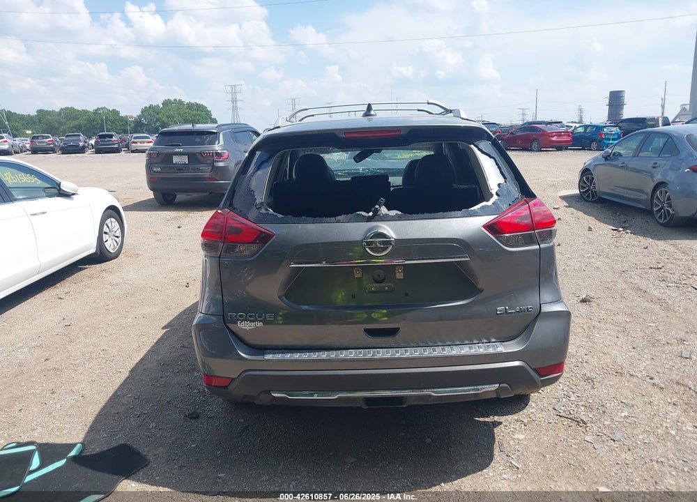 2017 NISSAN ROGUE VIN: 5N1AT2MV1HC878829