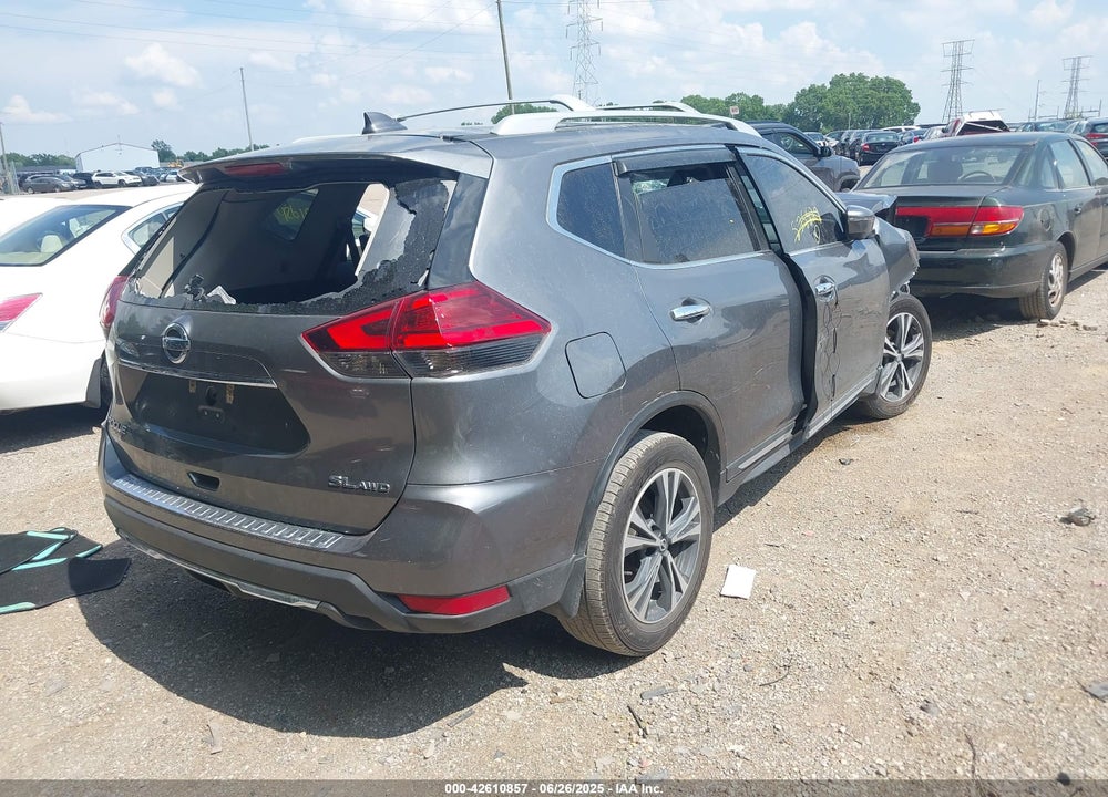 2017 NISSAN ROGUE VIN: 5N1AT2MV1HC878829