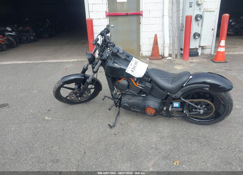 2004 HARLEY-DAVIDSON FXSTB VIN: 1HD1BTY184Y011704