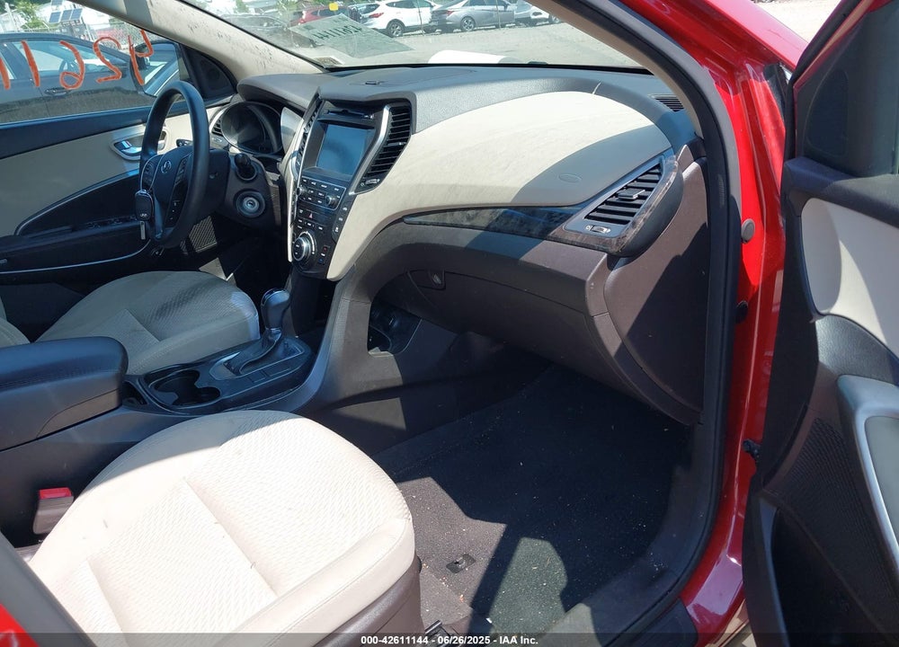 2017 HYUNDAI SANTA FE VIN: KM8SMDHF2HU174200
