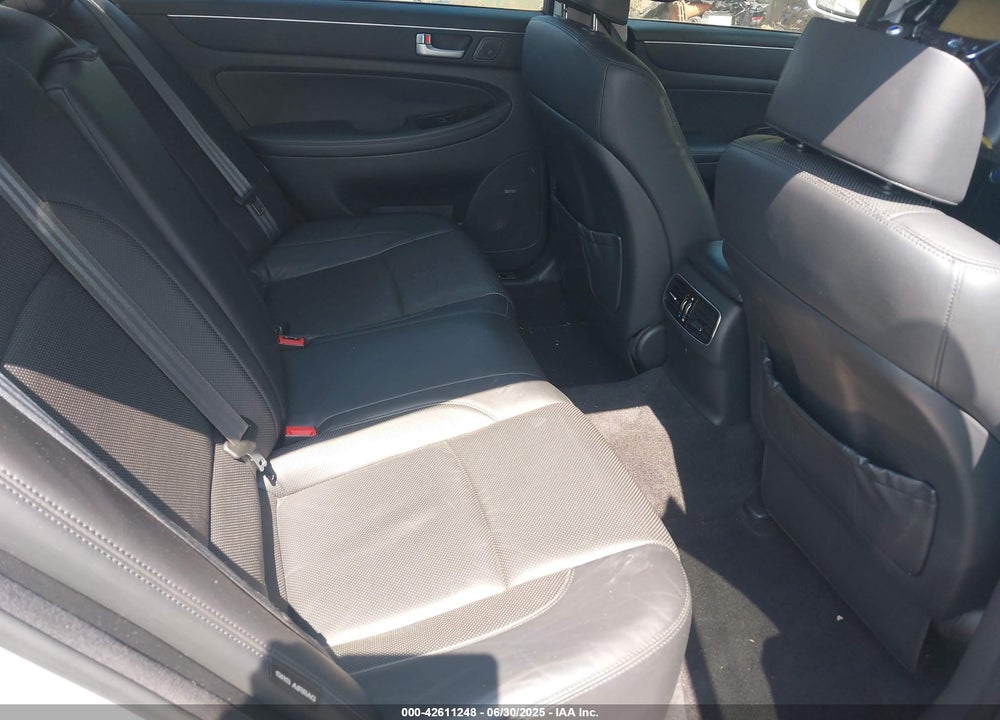 2013 HYUNDAI GENESIS VIN: KMHGC4DH9DU245628