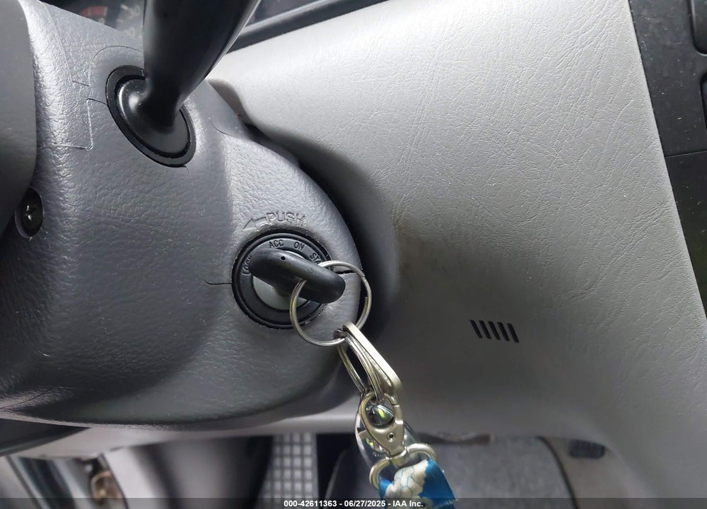 2005 TOYOTA COROLLA CE VIN: JTDBR32E552056374