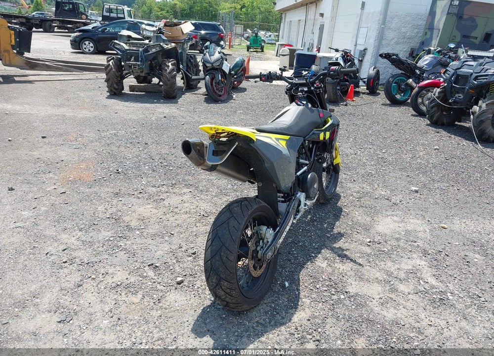 2024 HUSQVARNA SUPERMOTO 701 VIN: VBKUSV404RM765199