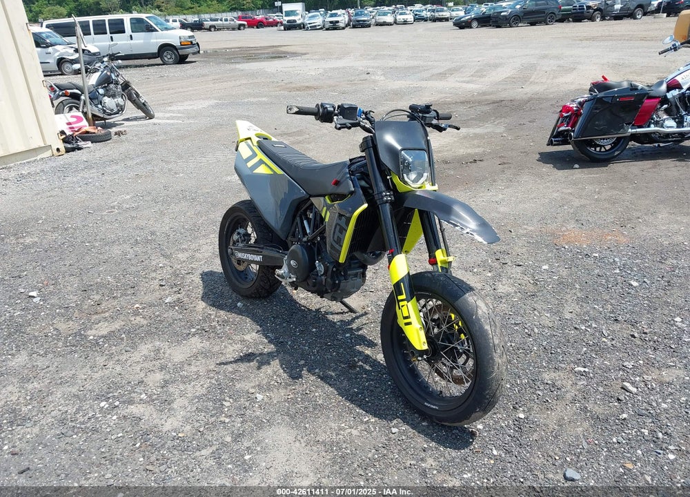 2024 HUSQVARNA SUPERMOTO 701 VIN: VBKUSV404RM765199