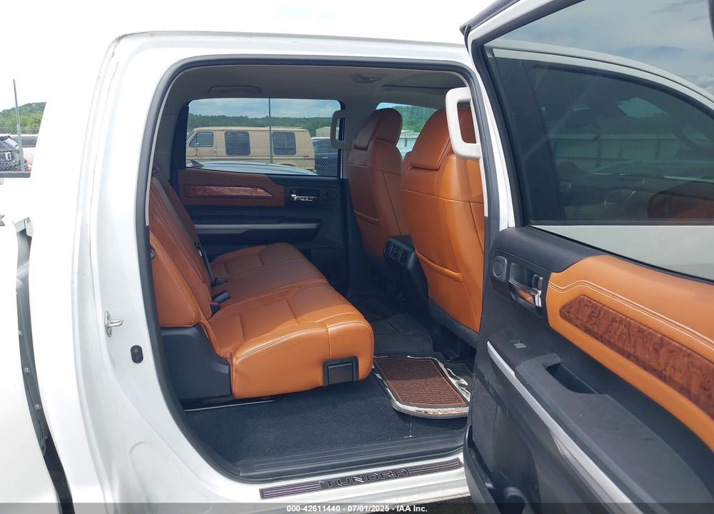 2018 TOYOTA TUNDRA VIN: 5TFAW5F15JX772079