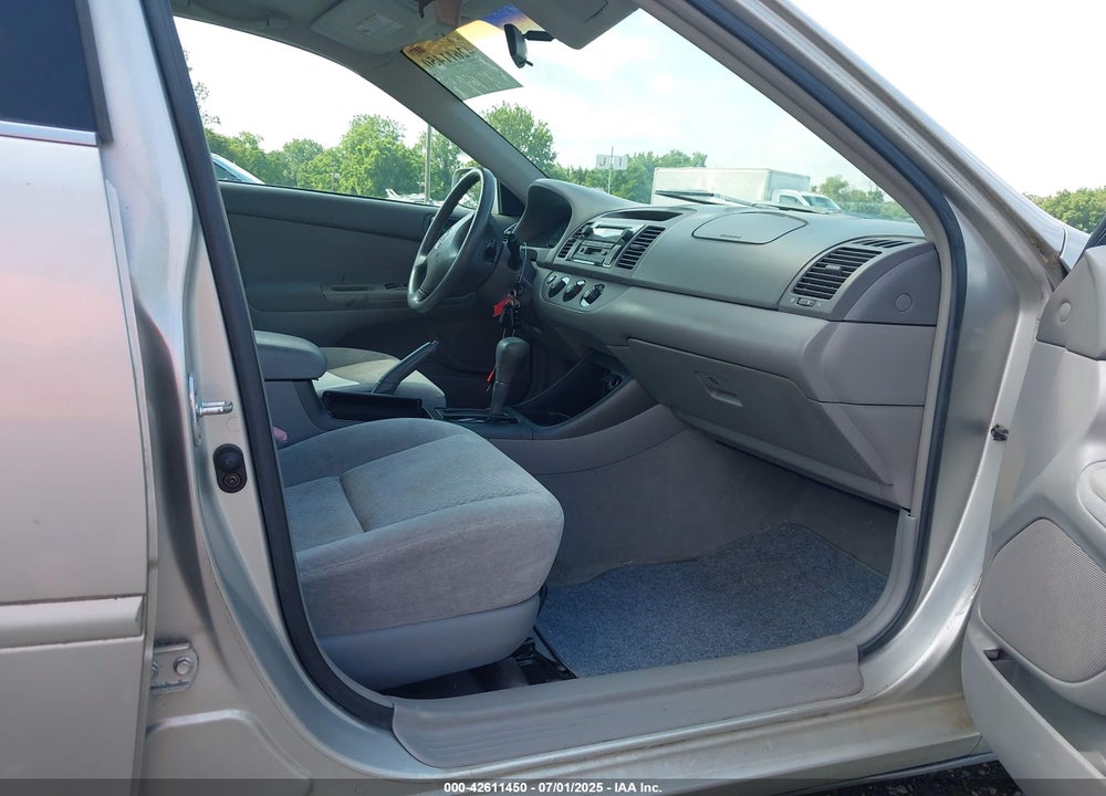2004 TOYOTA CAMRY LE VIN: 4T1BE32K04U823886