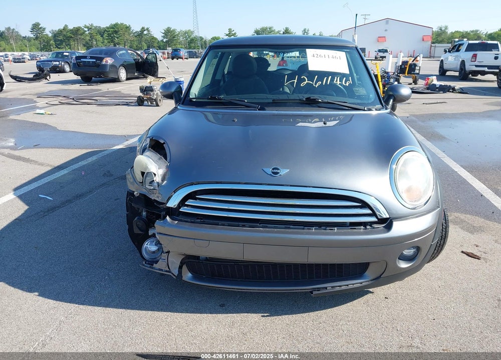 2010 MINI COOPER VIN: WMWMF3C51ATZ61146
