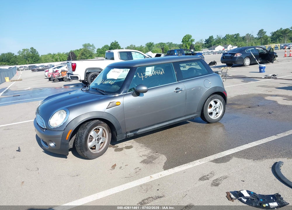 2010 MINI COOPER VIN: WMWMF3C51ATZ61146