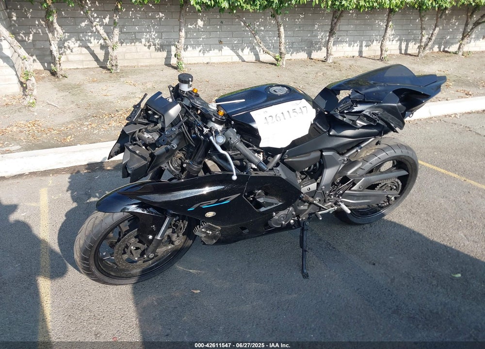 2023 YAMAHA YZFR7 VIN: JYARM38Y7PA001881