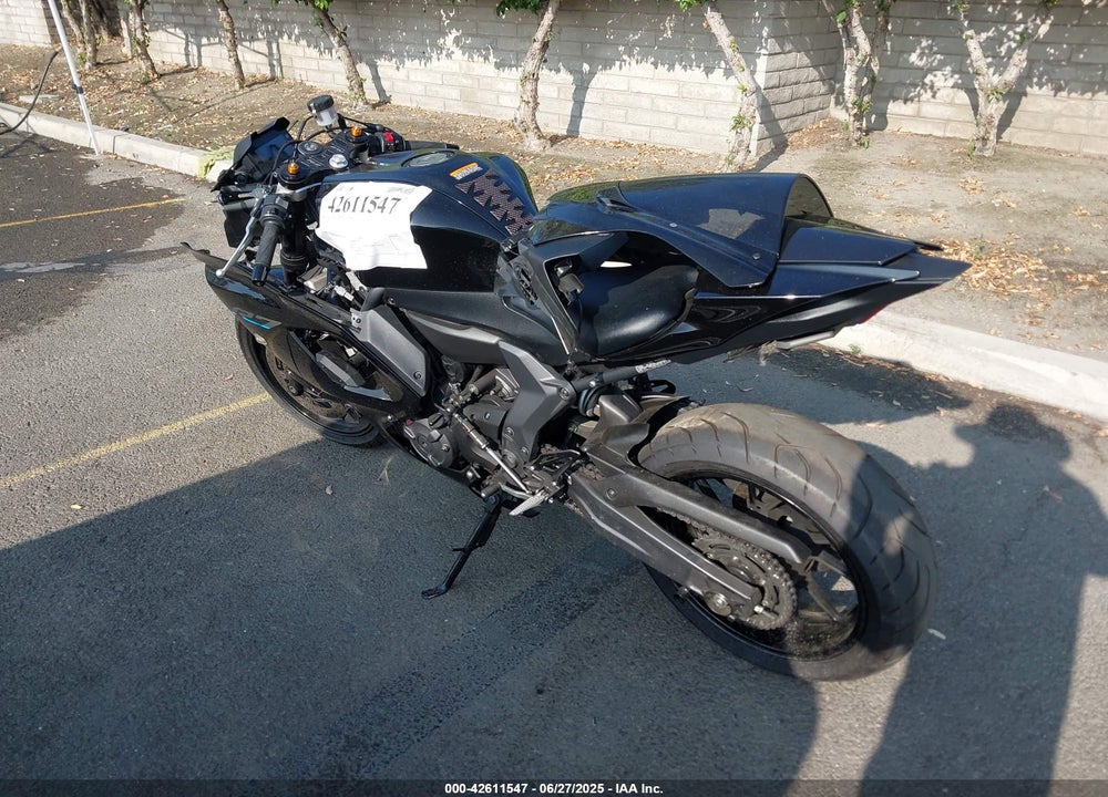 2023 YAMAHA YZFR7 VIN: JYARM38Y7PA001881