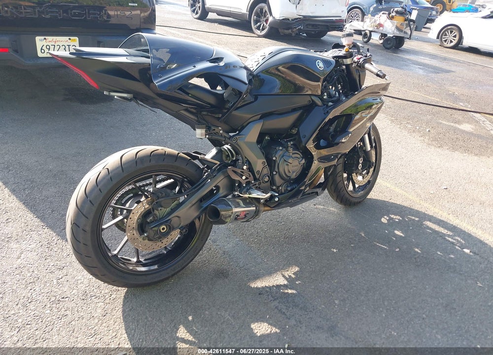 2023 YAMAHA YZFR7 VIN: JYARM38Y7PA001881