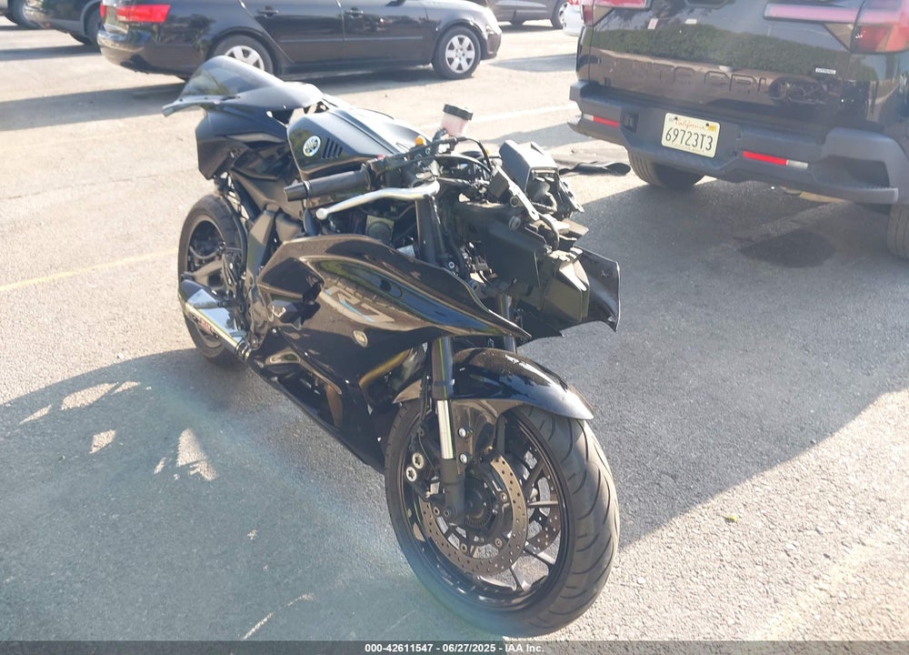 2023 YAMAHA YZFR7 VIN: JYARM38Y7PA001881