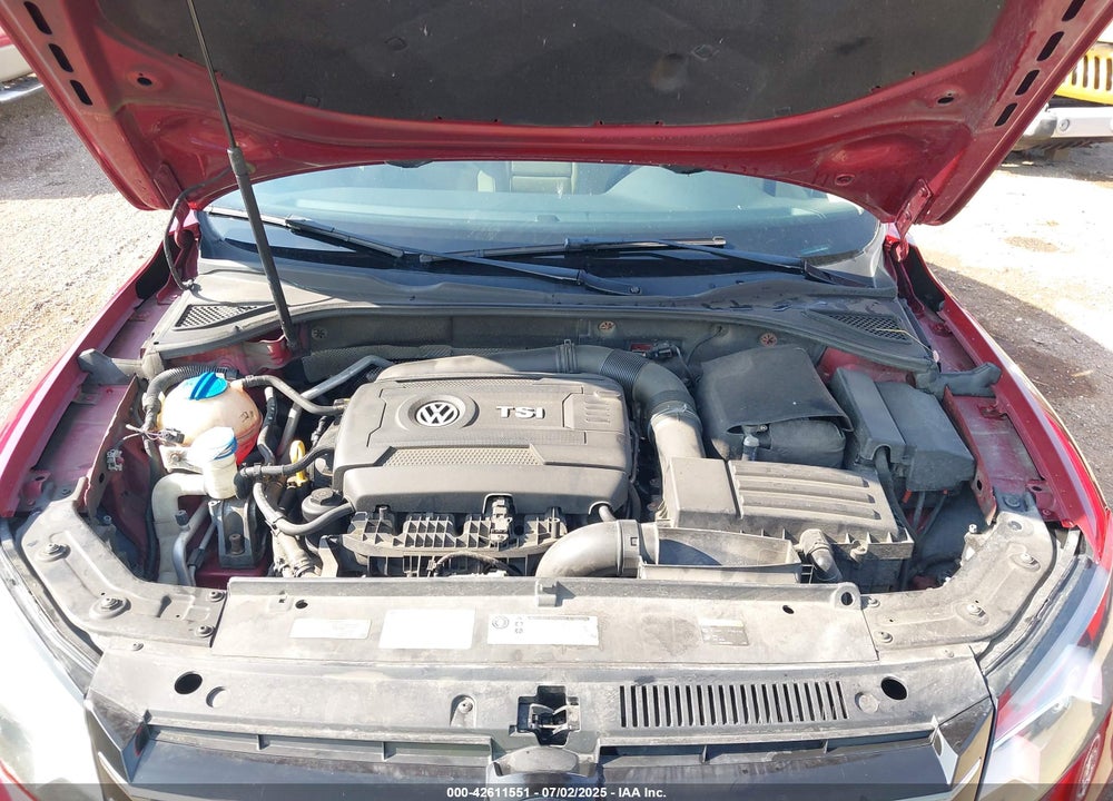 2015 VOLKSWAGEN PASSAT VIN: 1VWAT7A37FC085923