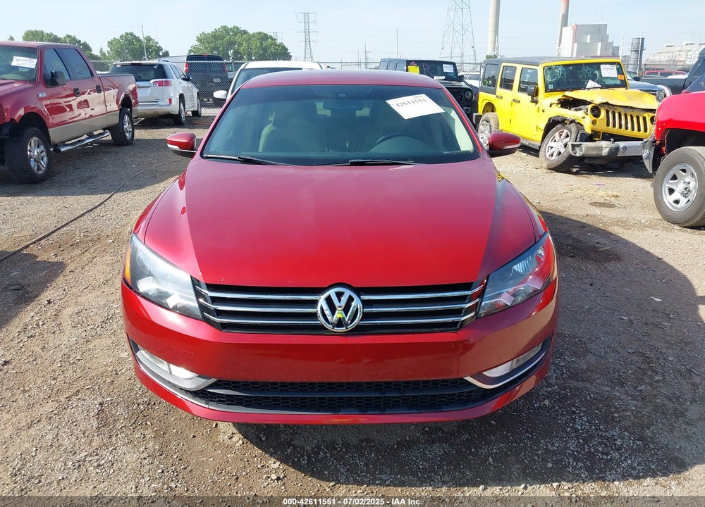 2015 VOLKSWAGEN PASSAT VIN: 1VWAT7A37FC085923