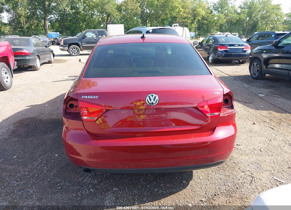 2015 VOLKSWAGEN PASSAT VIN: 1VWAT7A37FC085923