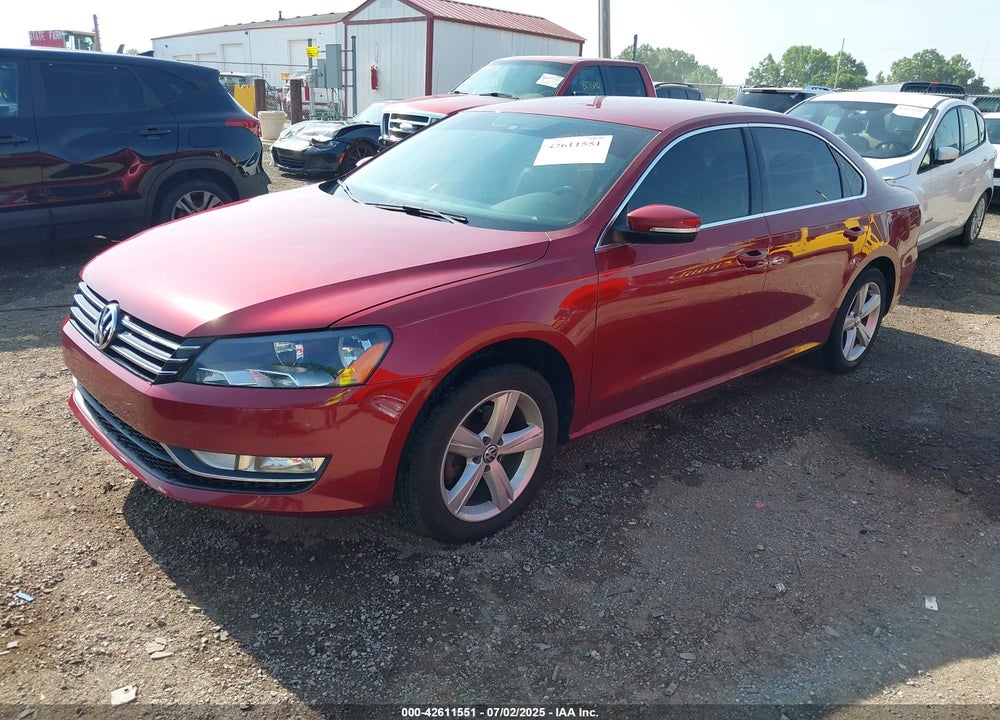 2015 VOLKSWAGEN PASSAT VIN: 1VWAT7A37FC085923