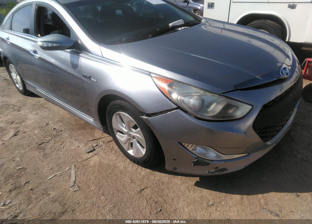 2015 HYUNDAI SONATA HYBRID VIN: KMHEC4A41FA137646