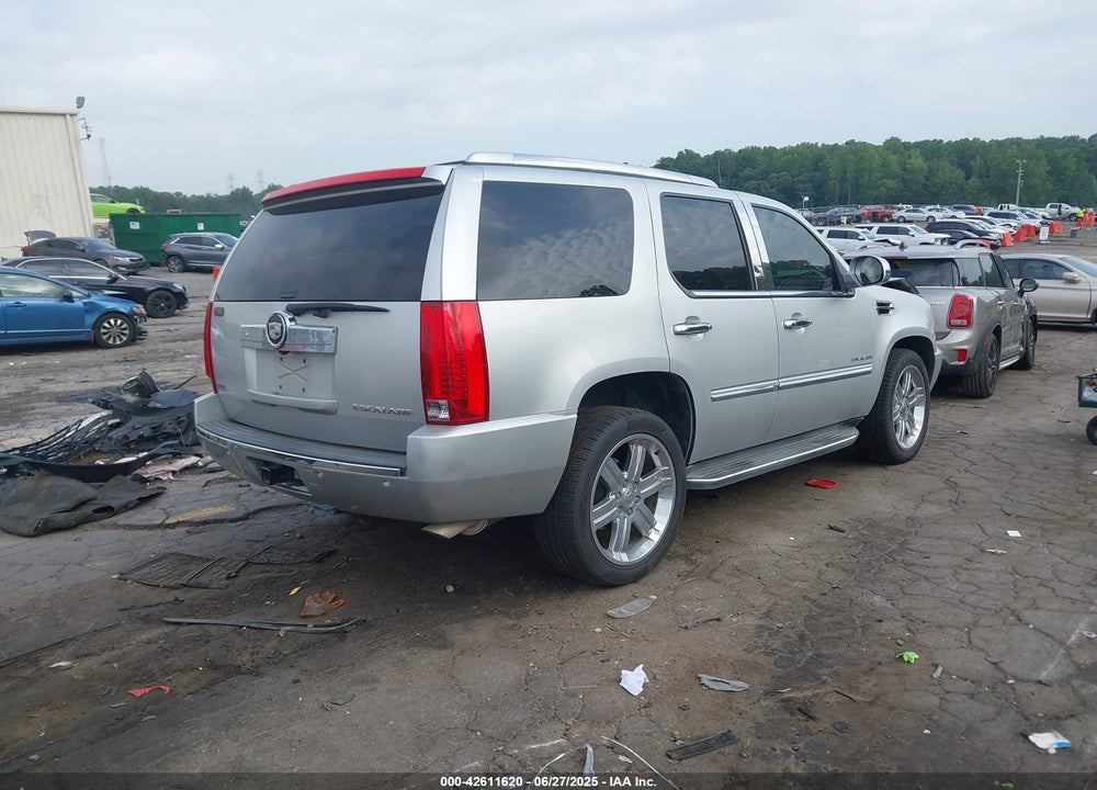 2011 CADILLAC ESCALADE VIN: 1GYS3AEF9BR268475