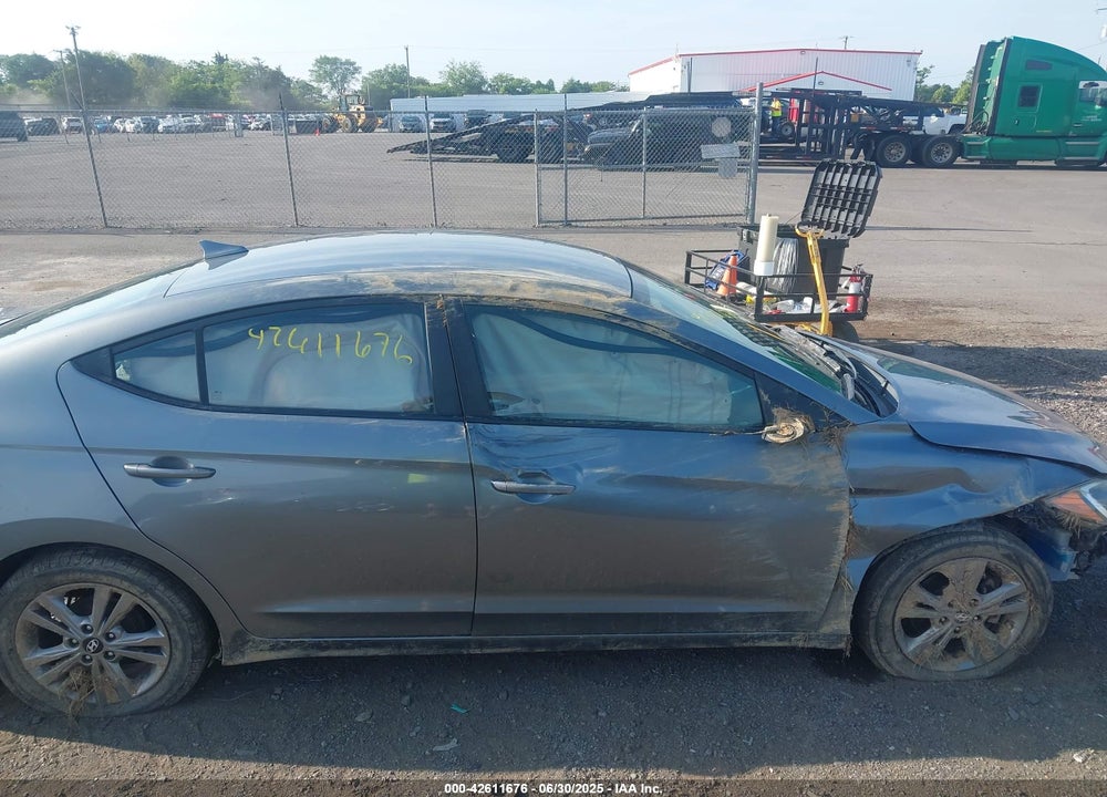 2017 HYUNDAI ELANTRA VIN: KMHD84LF6HU243278