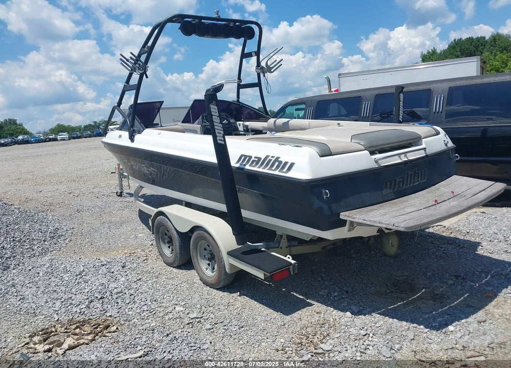 2001 MALIBU SKIBOAT VIN: 000USMB2K3640A101
