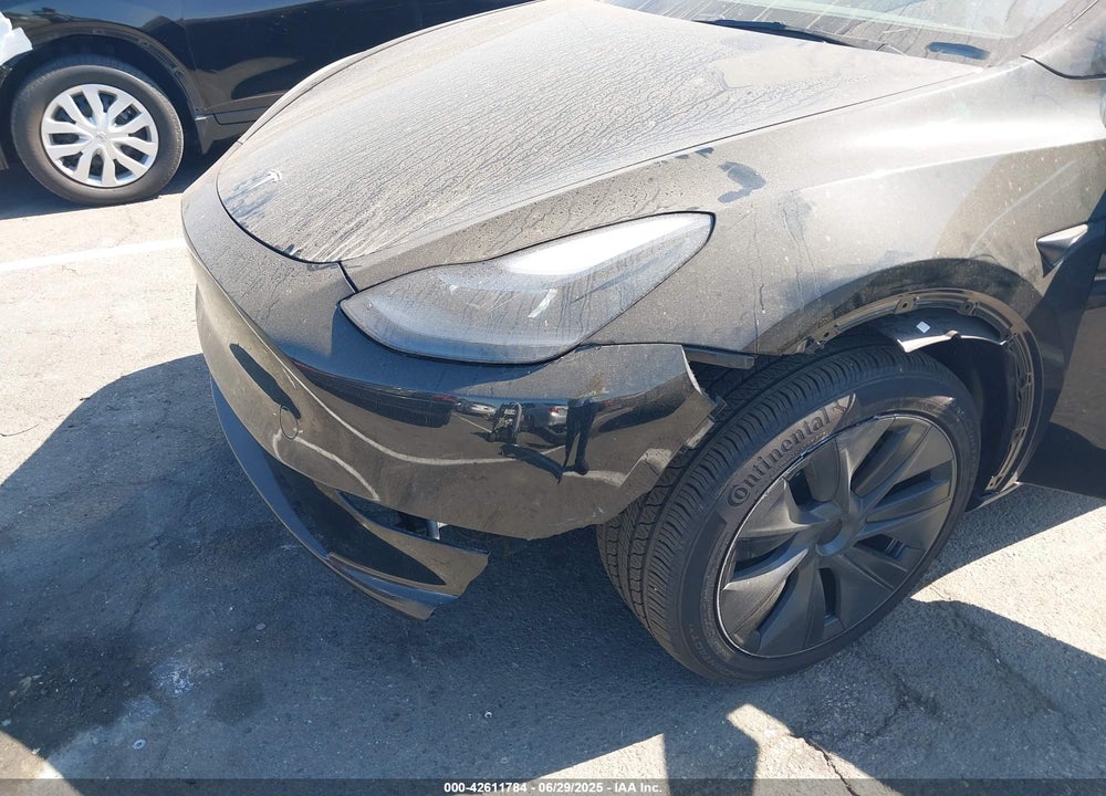 2024 TESLA MODEL Y VIN: 7SAYGDED5RF126518