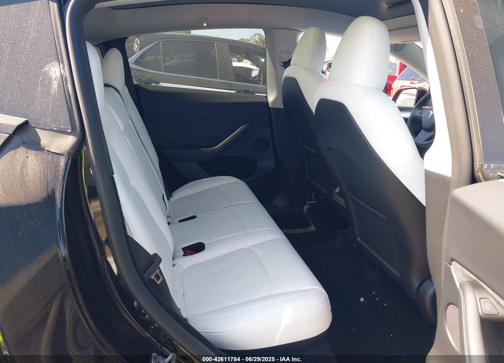 2024 TESLA MODEL Y VIN: 7SAYGDED5RF126518