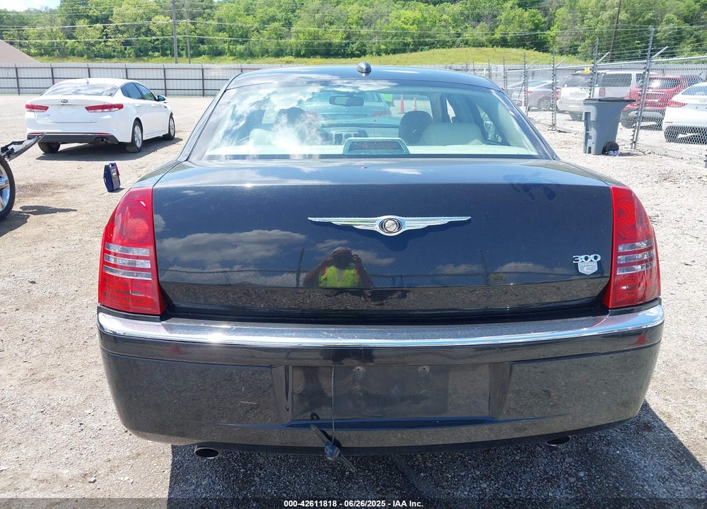 2006 CHRYSLER 300 VIN: 2C3KA63H66H189854