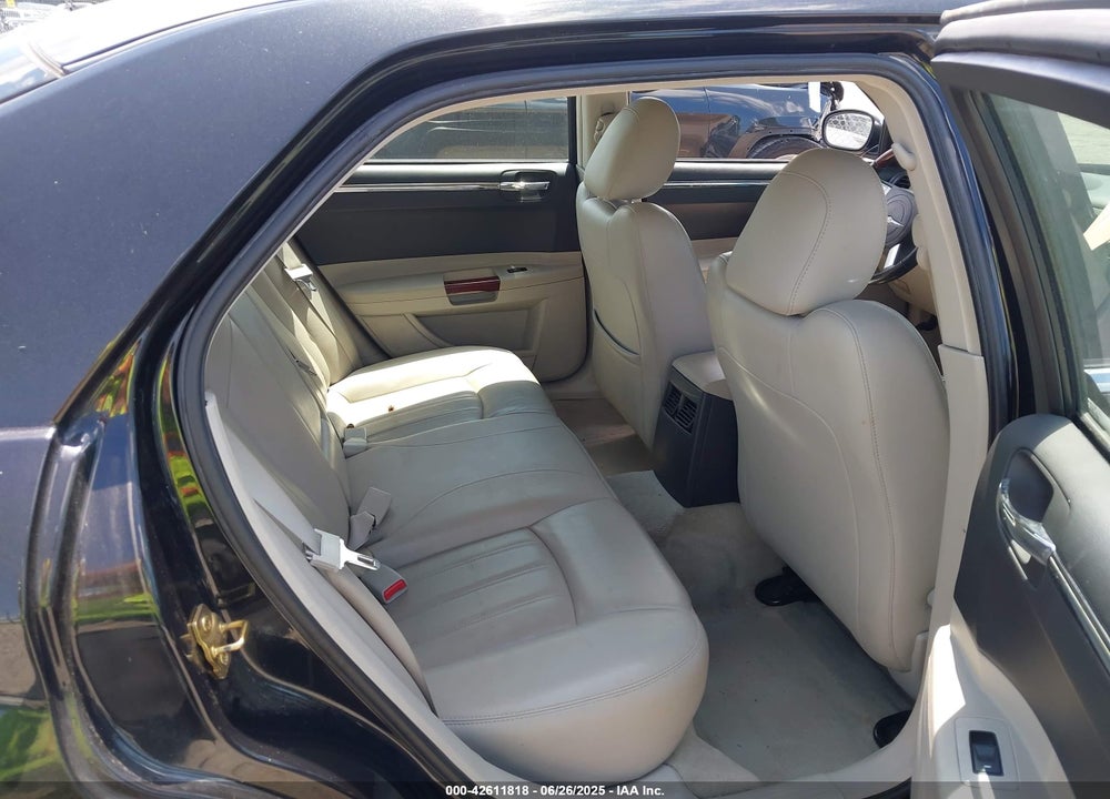 2006 CHRYSLER 300 VIN: 2C3KA63H66H189854