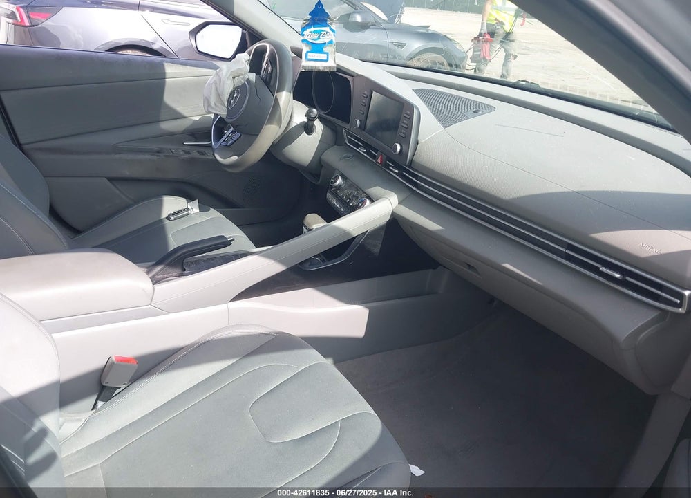 2023 HYUNDAI ELANTRA VIN: 5NPLM4AG8PH090614