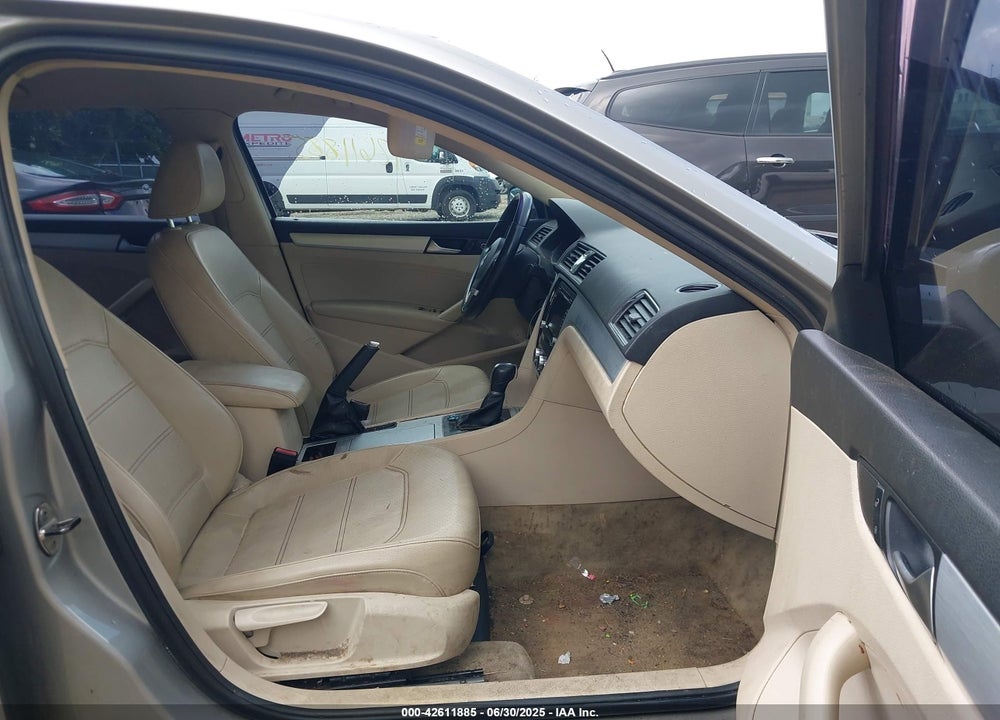 2012 VOLKSWAGEN PASSAT VIN: 1VWBP7A38CC104743