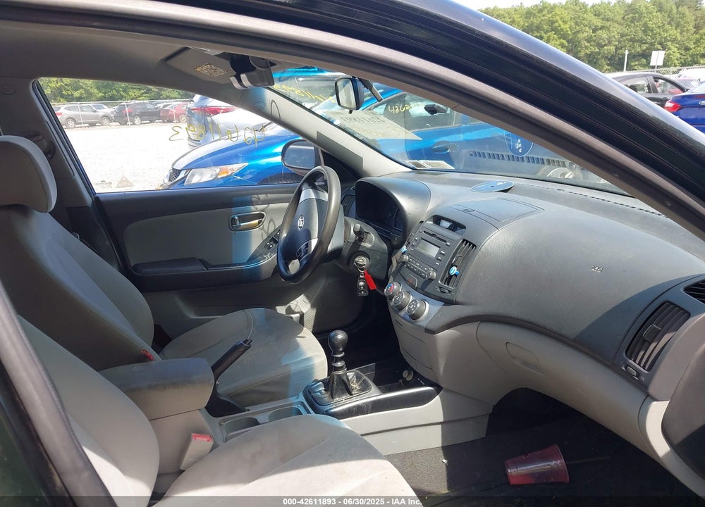 2010 HYUNDAI ELANTRA VIN: KMHDU4AD0AU827808