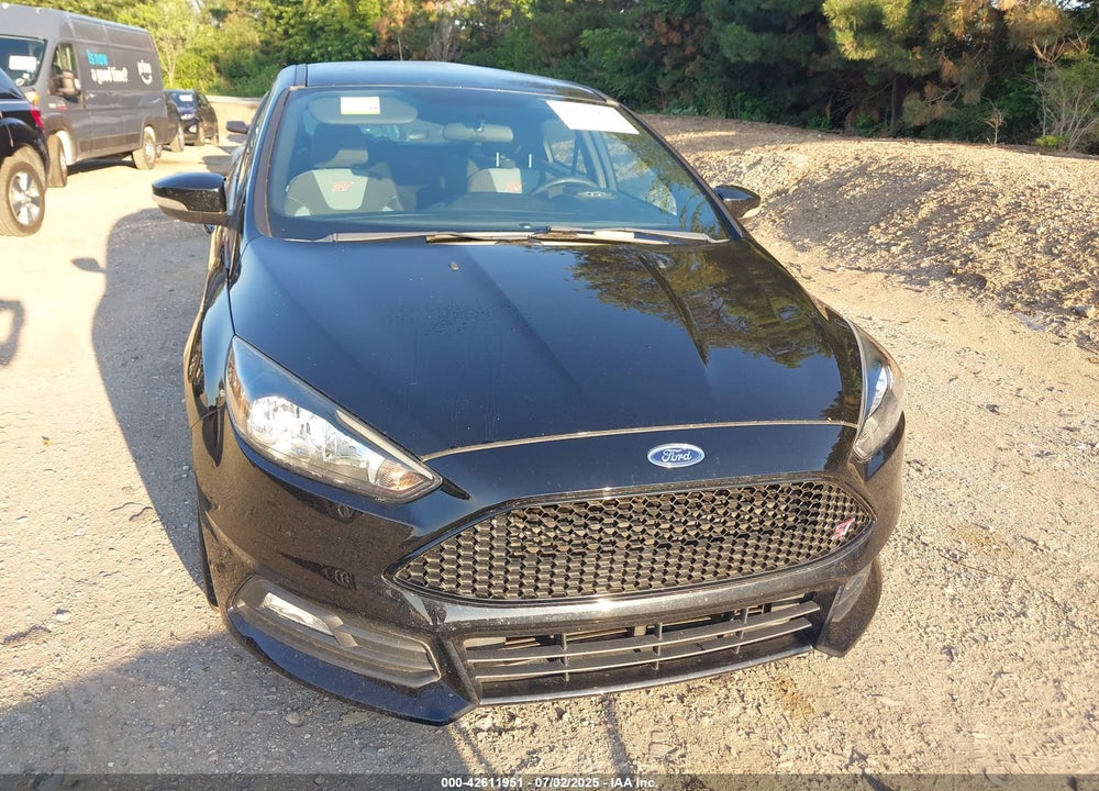 2018 FORD FOCUS VIN: 1FADP3L94JL320825