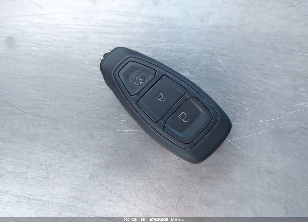 2018 FORD FOCUS VIN: 1FADP3L94JL320825