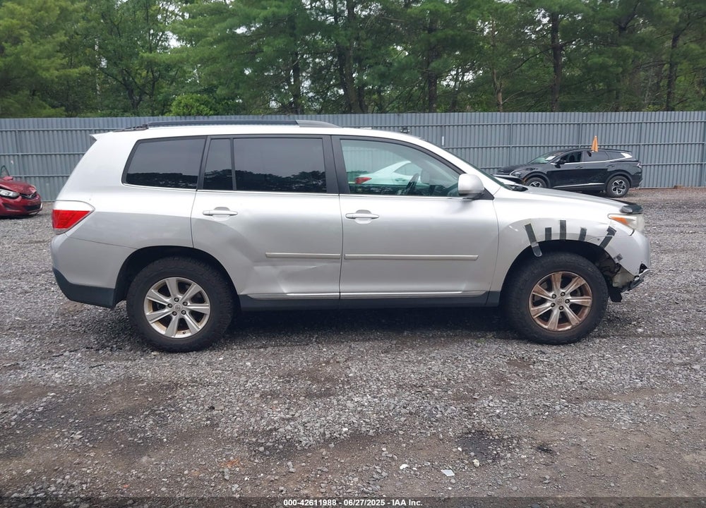 2011 TOYOTA HIGHLANDER VIN: 5TDBK3EH8BS067268