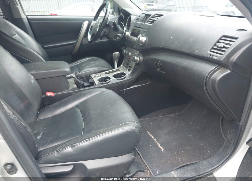 2011 TOYOTA HIGHLANDER VIN: 5TDBK3EH8BS067268