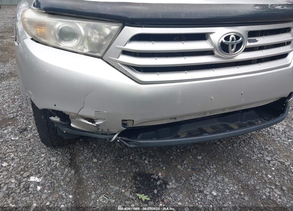 2011 TOYOTA HIGHLANDER VIN: 5TDBK3EH8BS067268