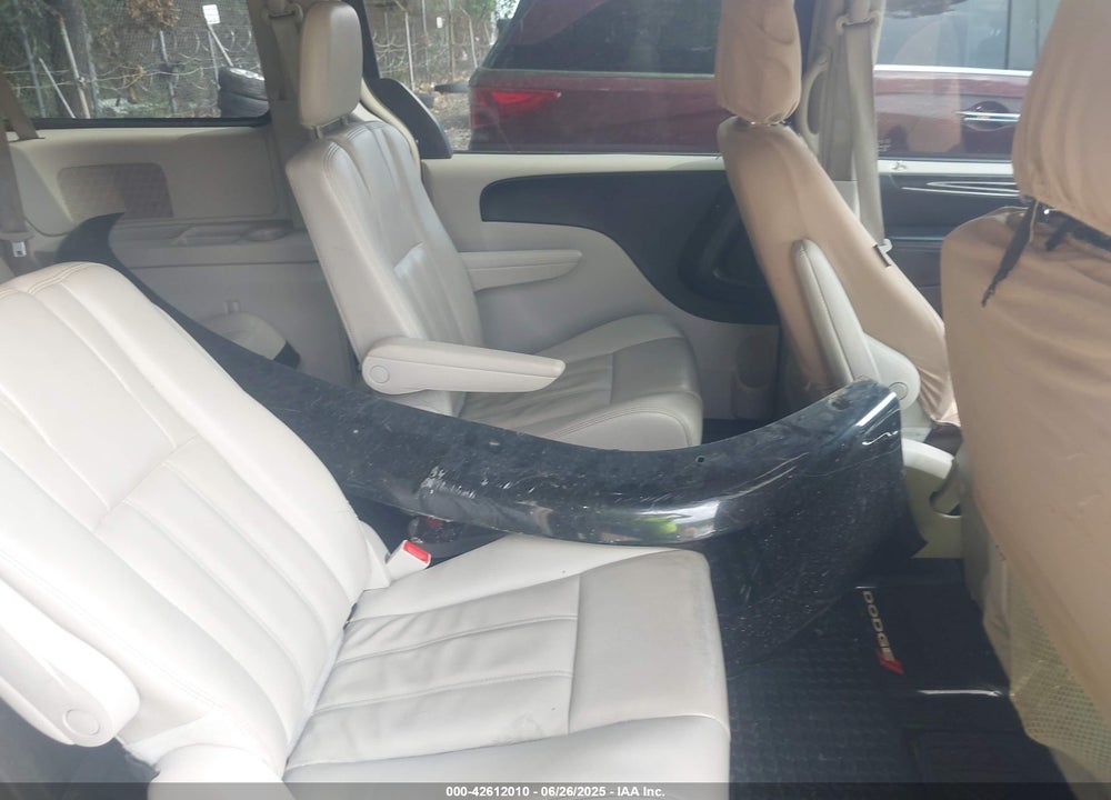 2013 CHRYSLER TOWN & COUNTRY TOURING VIN: 2C4RC1BG3DR526584