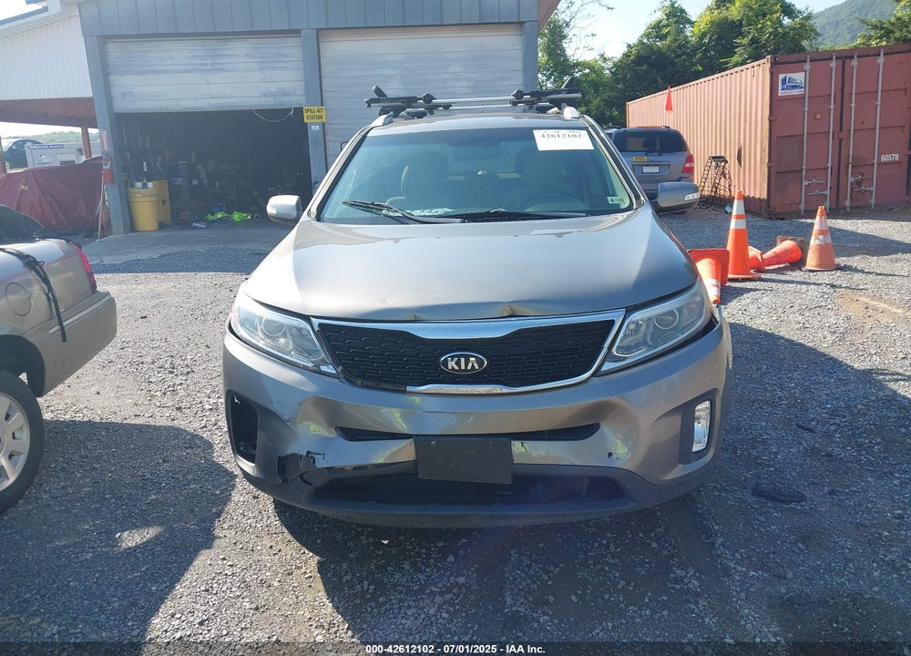 2015 KIA SORENTO VIN: 5XYKTCA63FG586443