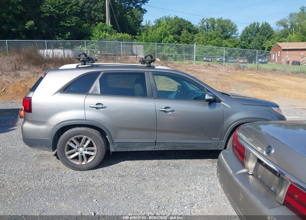 2015 KIA SORENTO VIN: 5XYKTCA63FG586443