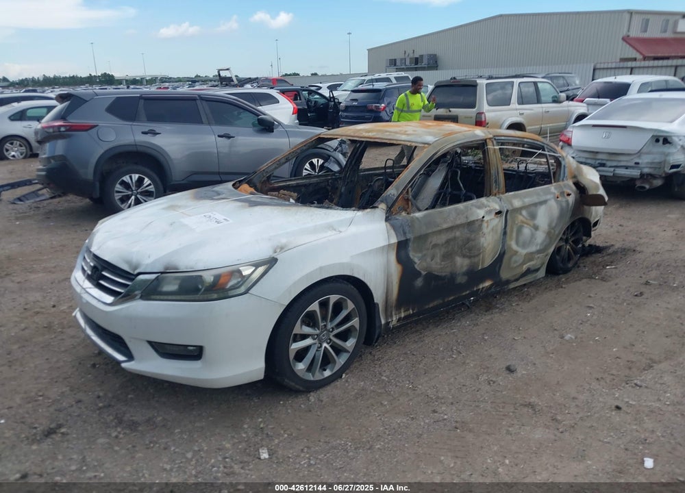 2015 HONDA ACCORD VIN: 1HGCR2F57FA266623