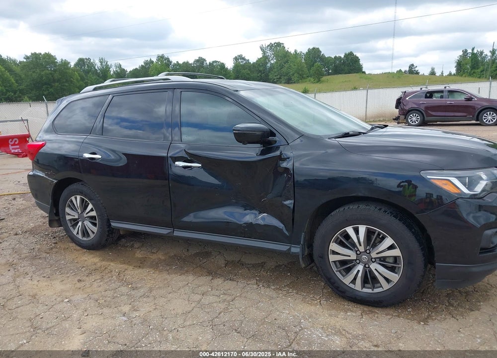 2017 NISSAN PATHFINDER VIN: 5N1DR2MN7HC910579