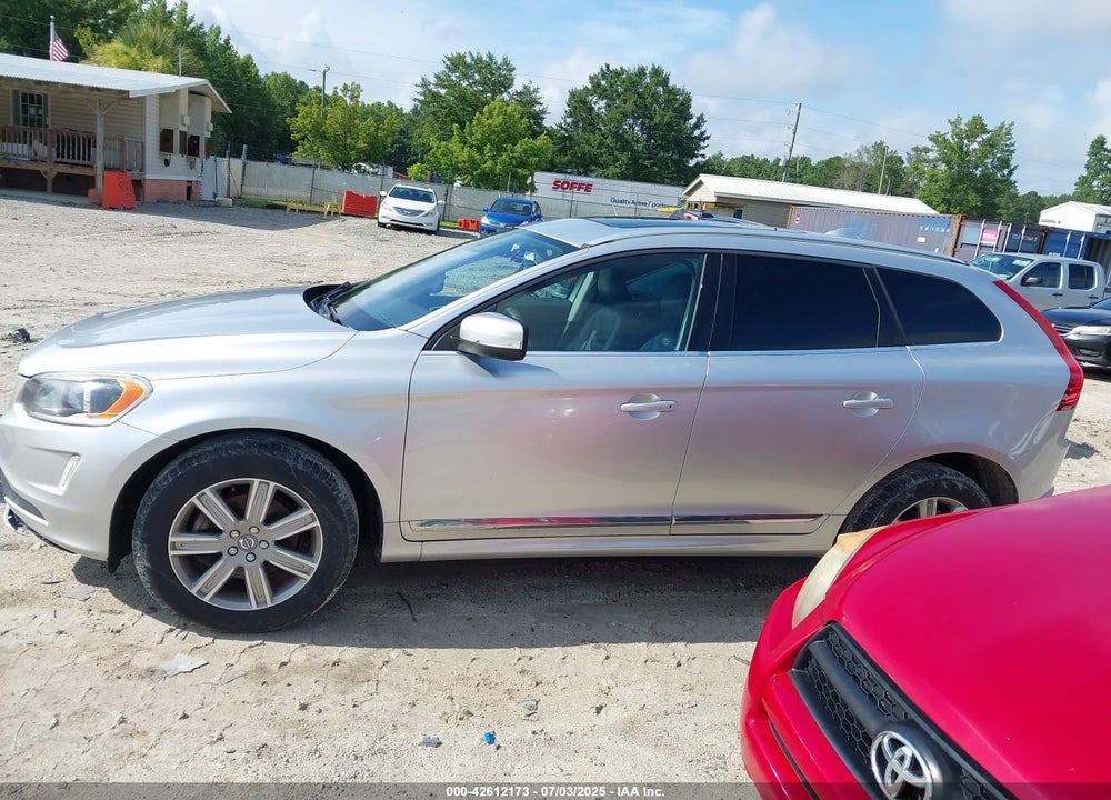 2017 VOLVO XC60 T5 INSCRIPTION VIN: YV440MDU7H2006610