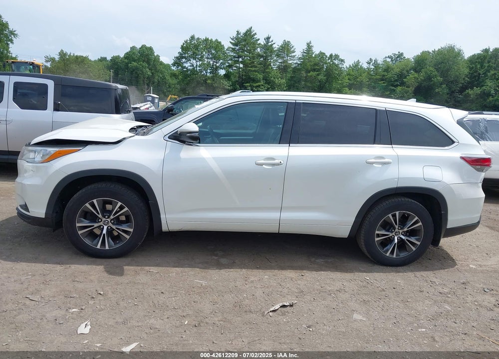 2016 TOYOTA HIGHLANDER VIN: 5TDJKRFHXGS250711