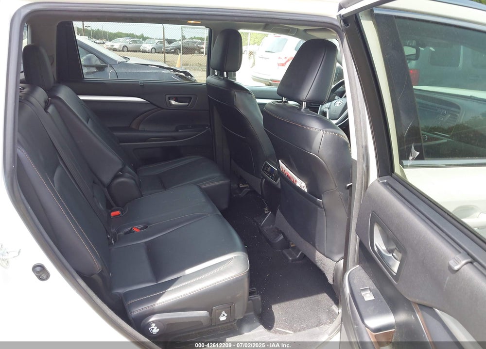 2016 TOYOTA HIGHLANDER VIN: 5TDJKRFHXGS250711