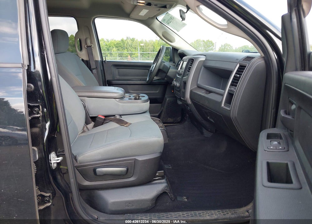 2019 RAM 1500 CLASSIC VIN: 1C6RR7KM9KS682252